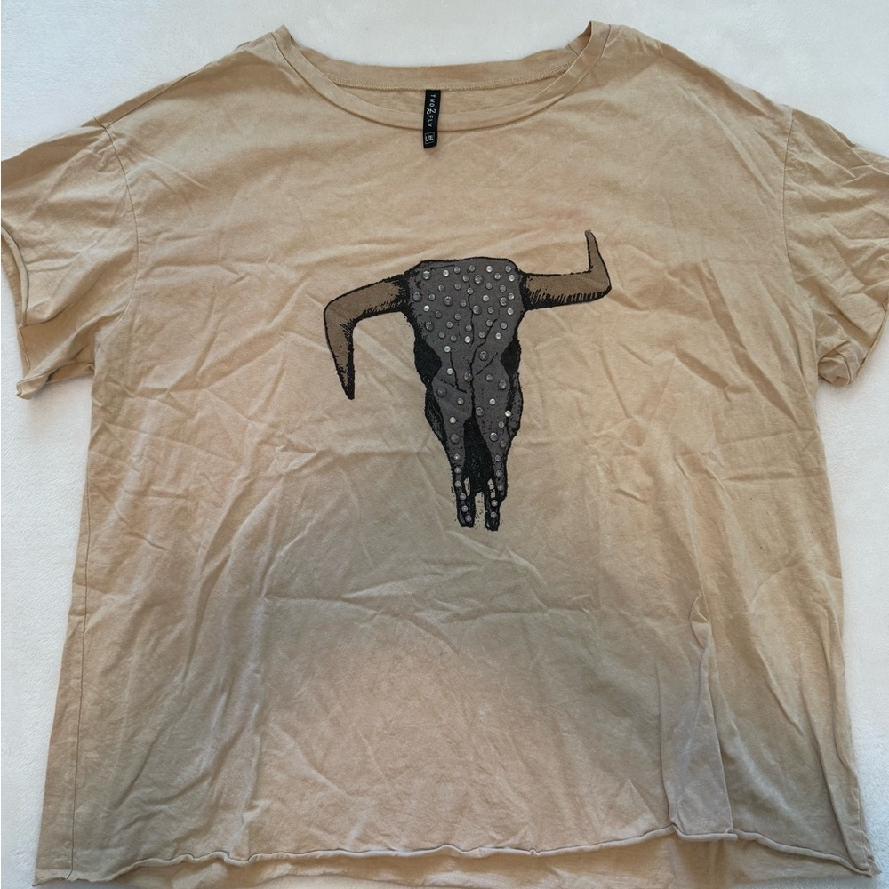 Tan Graphic Tee with Black Steer Skull